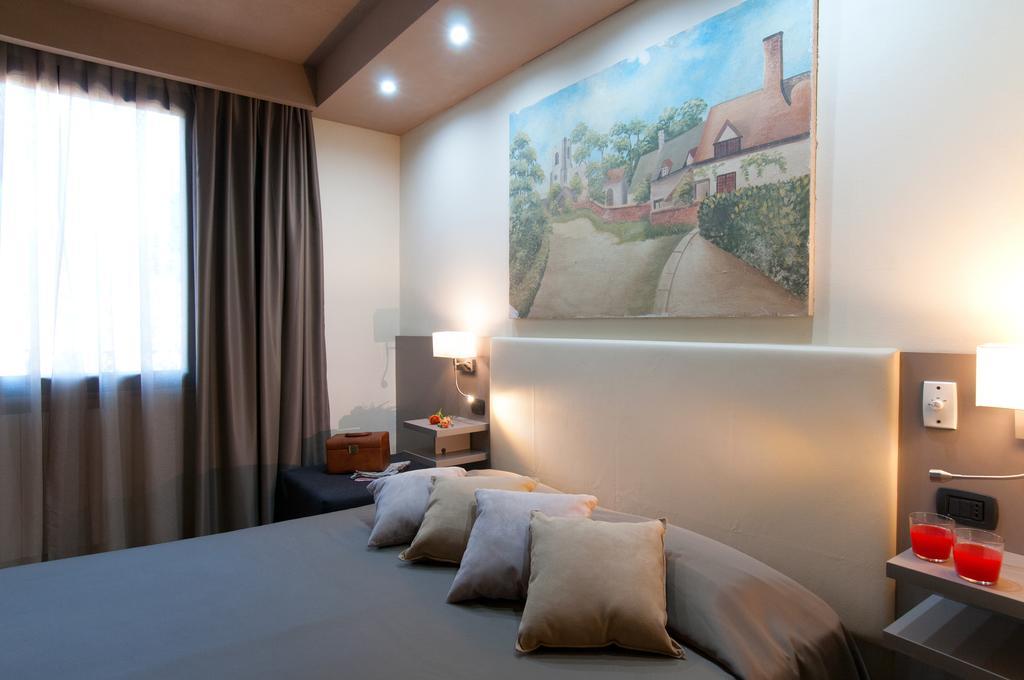 Holiday Rooms Antica Badia ヴォルテッラ 部屋 写真