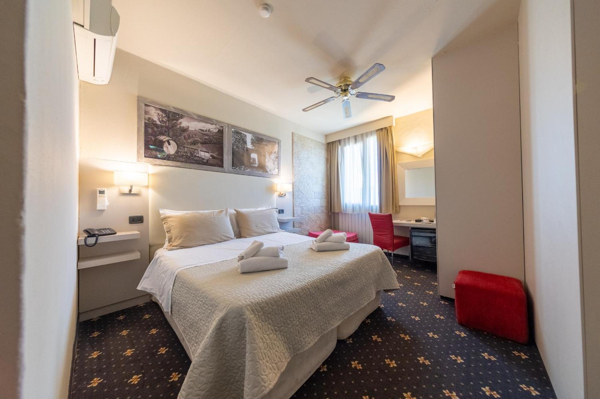 Holiday Rooms Antica Badia ヴォルテッラ エクステリア 写真